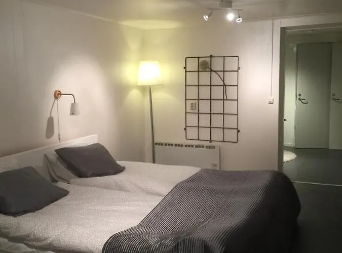 Bo Centralt I Vaernamo